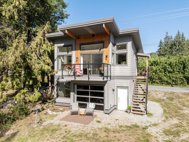 House for sale in Halfmoon Bay, Sunshine Coast, 7835 Redrooffs Road, 263188144 | Realtylink.org
