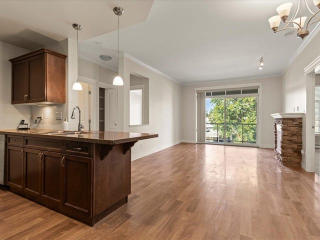 Apartment for sale in Abbotsford, Abbotsford, 302 33338 Mayfair Avenue, 263188237 | Realtylink.org