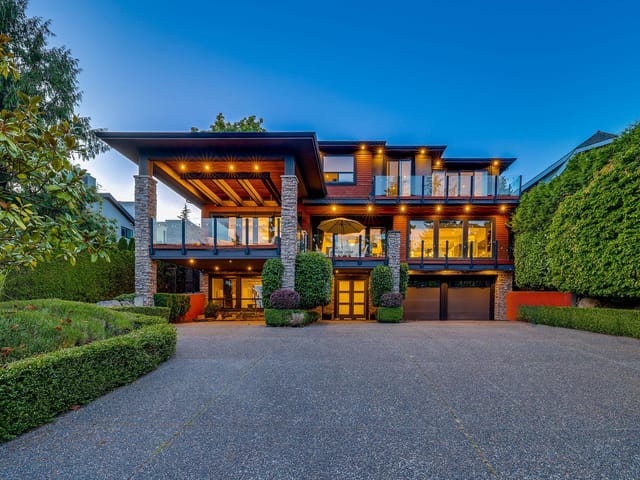 House for sale in Surrey, South Surrey White Rock, 13307 Marine Drive, 263188288 | Realtylink.org