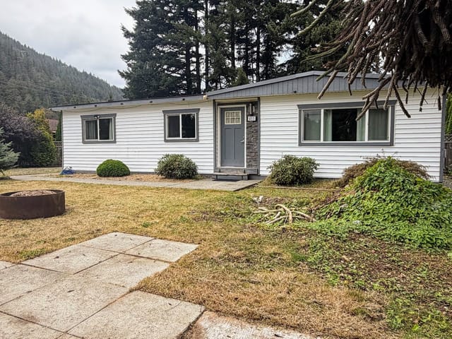 House for sale in Harrison Hot Springs, Harrison Lake, 411 Emerald Avenue, 263188401 | Realtylink.org