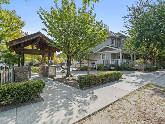 Townhouse for sale in Surrey, Cloverdale, 24 6852 193 Street, 263188413 | Realtylink.org