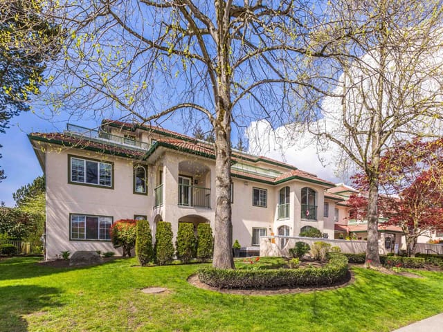 Apartment for sale in White Rock, South Surrey White Rock, 206 1447 Best Street, 263188414 | Realtylink.org
