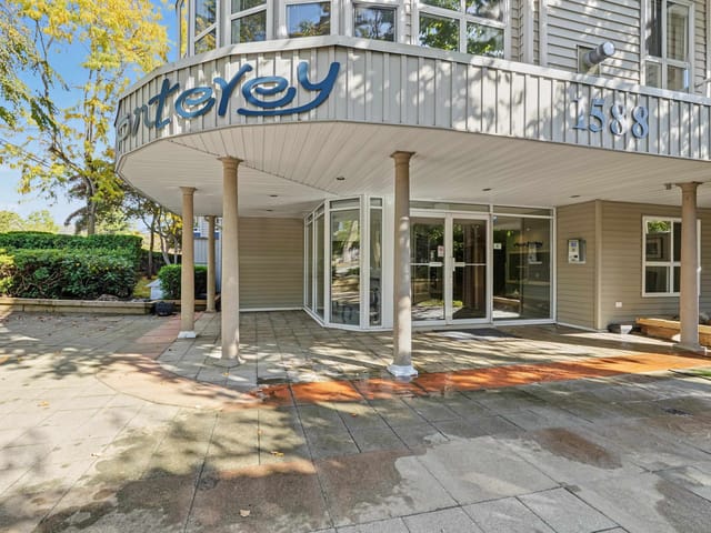 Apartment for sale in White Rock, South Surrey White Rock, 109 1588 Best Street, 263188431 | Realtylink.org