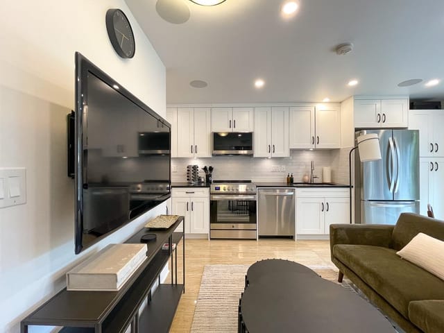 Apartment for rent in Burnaby, Burnaby South, Basement Suite 7986 Rosewood Street, 263188537 | Realtylink.org
