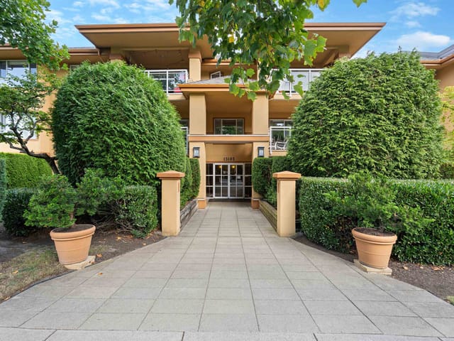 Apartment for sale in Surrey, South Surrey White Rock, 305 15185 22nd Avenue, 263188616 | Realtylink.org