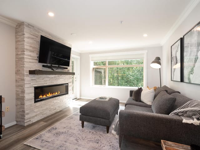 Apartment for sale in Port Moody, Port Moody, 204 300 Klahanie Drive, 263188767 | Realtylink.org