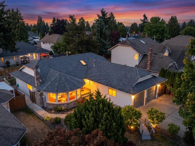 House for sale in Surrey, Surrey, 15747 92a Avenue, 263189322 | Realtylink.org