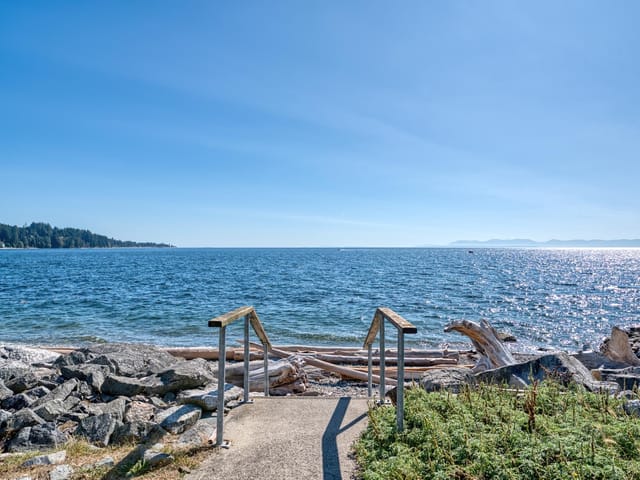 Apartment for sale in Sechelt, Sunshine Coast, 202 5470 Inlet Avenue, 263189378 | Realtylink.org