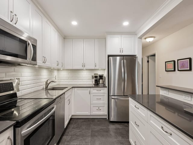 Apartment for sale in North Vancouver, North Vancouver, 209 310 E 3rd Street, 263189411 | Realtylink.org