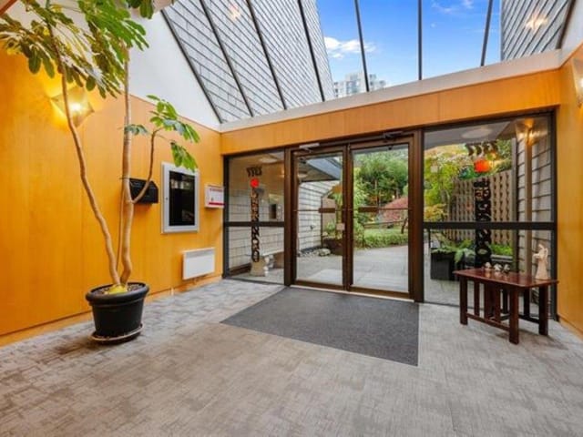 Apartment for sale in Burnaby, Burnaby South, 319 7377 Salisbury Avenue, 263189415 | Realtylink.org