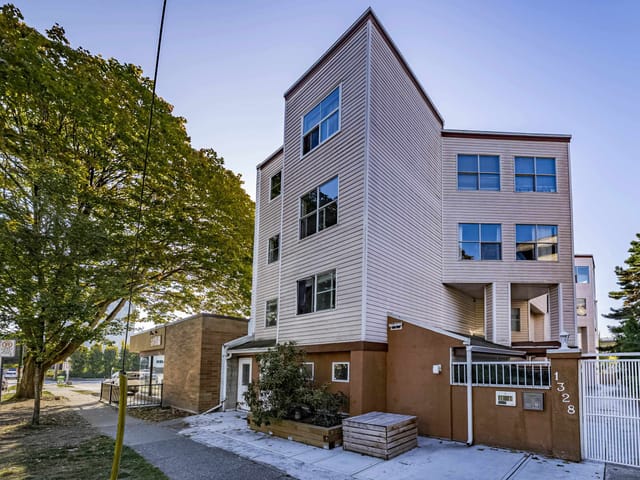Townhouse for sale in Vancouver, Vancouver West, 1 1328 W 73rd Avenue, 263189509 | Realtylink.org