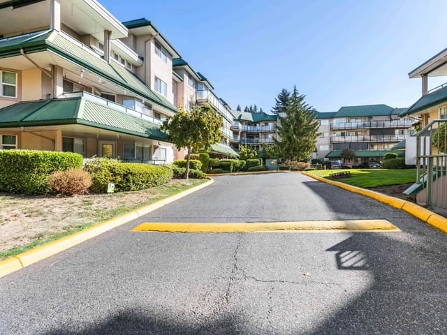 Apartment for sale in Abbotsford, Abbotsford, 409 2962 Trethewey Street, 263189510 | Realtylink.org