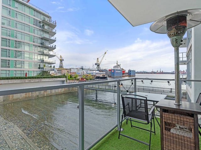 Apartment for sale in North Vancouver, North Vancouver, 204 175 Victory Ship Way, 263189613 | Realtylink.org