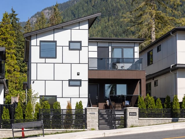 House for sale in North Vancouver, North Vancouver, 806 Montroyal Boulevard, 263189643 | Realtylink.org