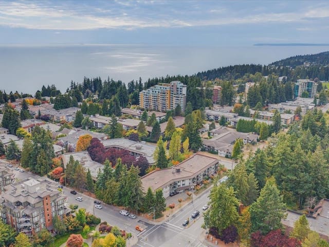 Apartment for sale in White Rock, South Surrey White Rock, 107 15020 North Bluff Road, 263189768 | Realtylink.org