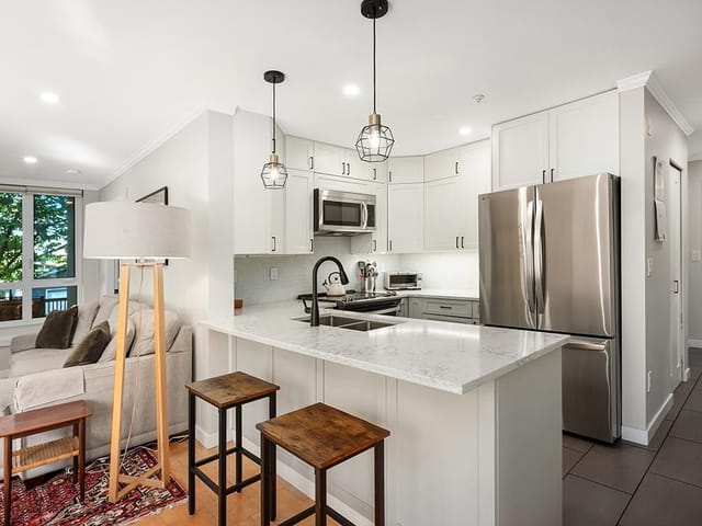 Apartment for sale in Vancouver, Vancouver West, 203 3235 W 4th Avenue, 263189778 | Realtylink.org