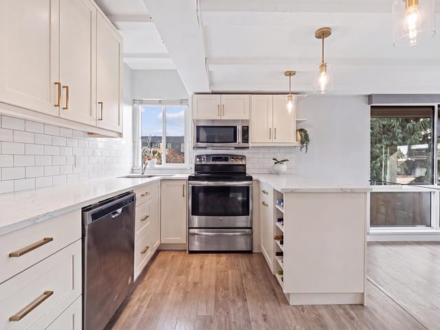 Apartment for sale in North Vancouver, North Vancouver, 201 341 Mahon Avenue, 263189789 | Realtylink.org