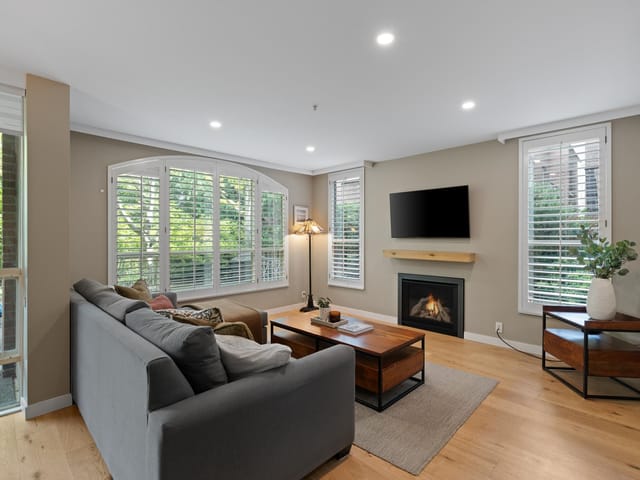 Townhouse for sale in Vancouver, Vancouver West, 109 1111 Haro Street, 263189910 | Realtylink.org