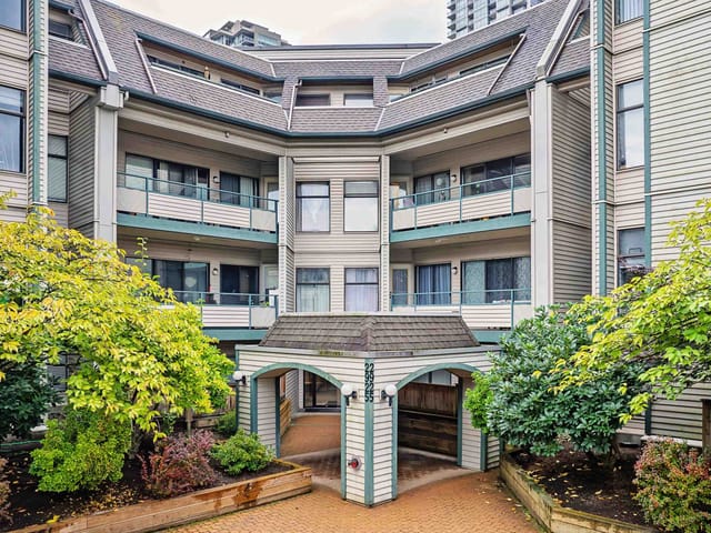 Apartment for sale in Coquitlam, Coquitlam, 305 2925 Glen Drive, 263189942 | Realtylink.org