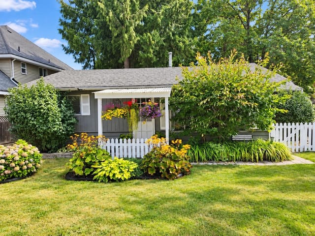 House for sale in Surrey, South Surrey White Rock, 2320 153a Street, 263189967 | Realtylink.org