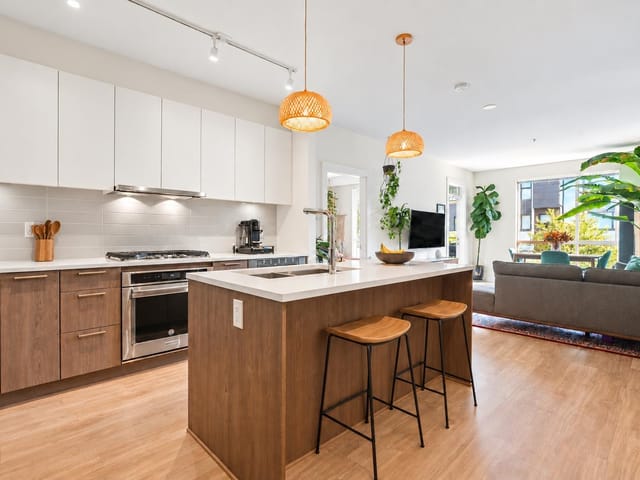 Apartment for sale in North Vancouver, North Vancouver, 105 625 E 3rd Street, 263190032 | Realtylink.org