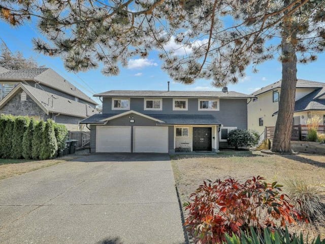 House for sale in Surrey, South Surrey White Rock, 13242 14a Avenue, 263190139 | Realtylink.org