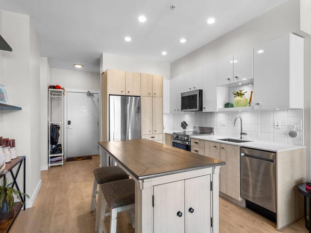 Apartment for sale in Surrey, North Surrey, 518 10838 Whalley Boulevard, 263190251 | Realtylink.org