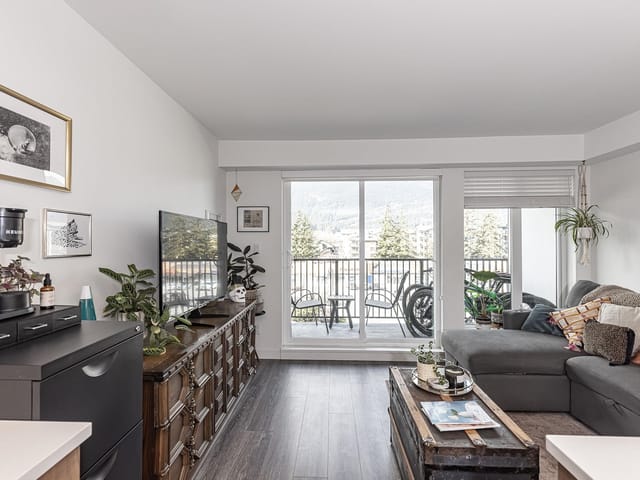 Apartment for sale in Squamish, Squamish, 307 1365 Pemberton Avenue, 263190298 | Realtylink.org