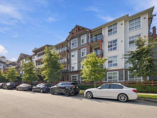 Apartment for sale in Surrey, South Surrey White Rock, 313 14550 Winter Crescent, 263190325 | Realtylink.org