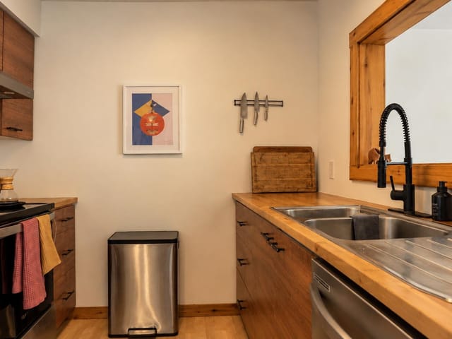 Apartment for sale in Gibsons, Sunshine Coast, 30 622 Farnham Road, 263190331 | Realtylink.org