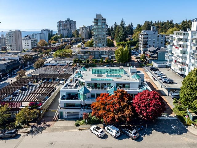 Apartment for sale in West Vancouver, West Vancouver, 204 565 17 Street, 263190548 | Realtylink.org