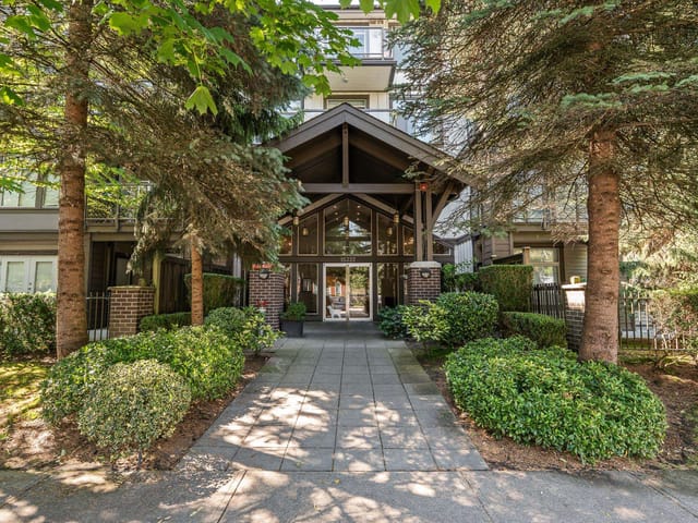 Apartment for sale in Surrey, North Surrey, 111 15322 101 Avenue, 263190878 | Realtylink.org