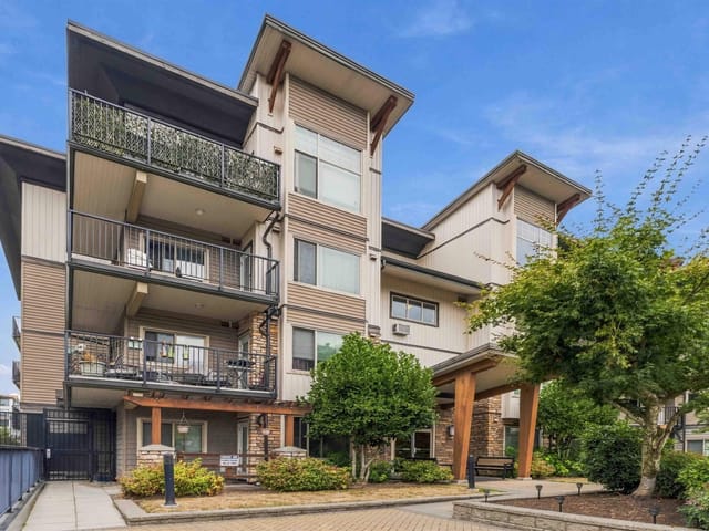 Apartment for sale in Maple Ridge, Maple Ridge, 107 11935 Burnett Street, 263191167 | Realtylink.org