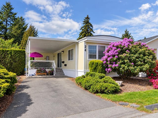 Manufactured Home for sale in Surrey, South Surrey White Rock, 24 1840 160 Street, 263191480 | Realtylink.org