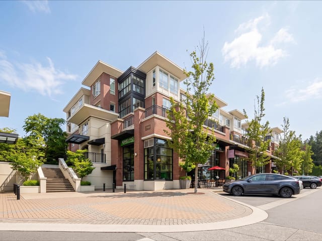 Apartment for sale in Surrey, South Surrey White Rock, 205 2940 King George Boulevard, 263191544 | Realtylink.org