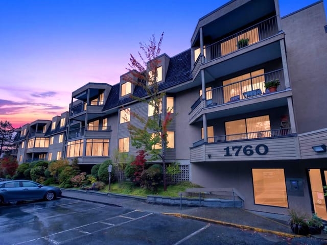 Apartment for sale in Surrey, South Surrey White Rock, 207 1760 Southmere Crescent, 263191570 | Realtylink.org