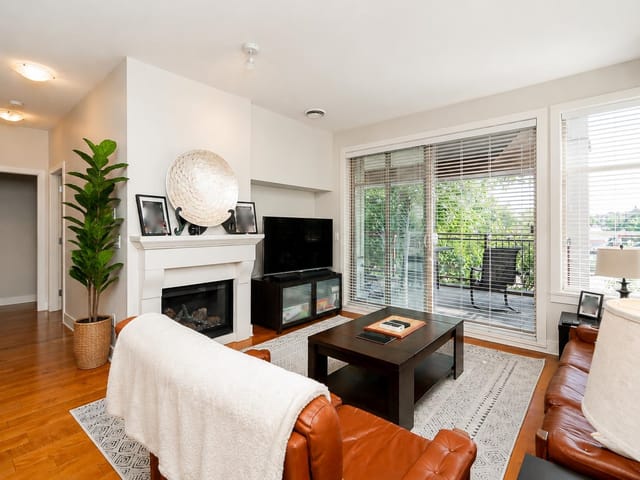 Apartment for sale in Surrey, Cloverdale, 204 16469 64 Avenue, 263191778 | Realtylink.org