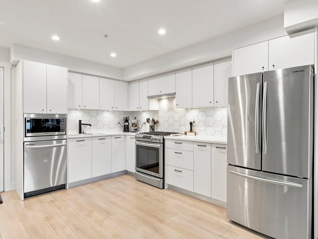 Apartment for sale in North Vancouver, North Vancouver, 305 1519 Crown Street, 263191918 | Realtylink.org