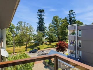 Apartment for sale in White Rock, South Surrey White Rock, 303 15747 Marine Drive, 263191987 | Realtylink.org