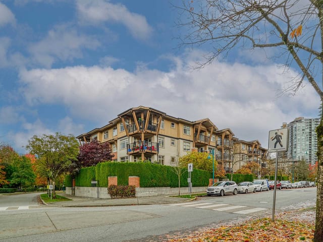 Apartment for sale in Port Moody, Port Moody, 403 500 Klahanie Drive, 263192035 | Realtylink.org
