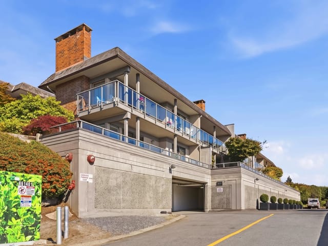 Apartment for sale in West Vancouver, West Vancouver, 22 2214 Folkestone Way, 263192313 | Realtylink.org