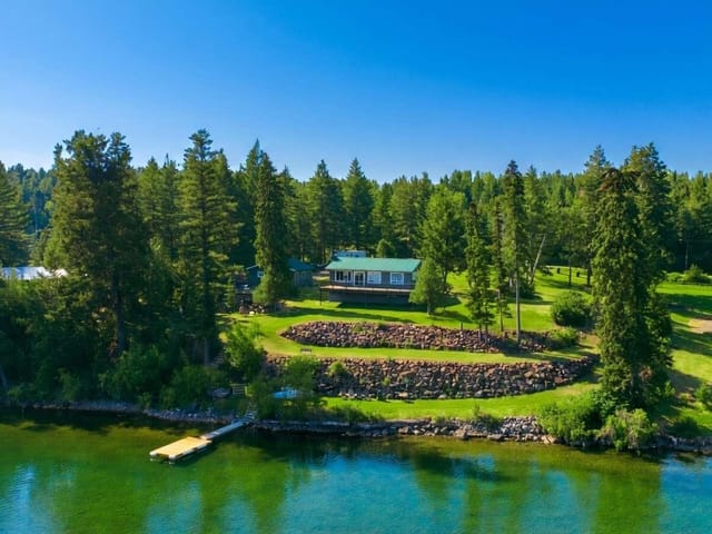 House for sale in Lac La Hache, 100 Mile House, 4803 Lakeview Road, 263192426 | Realtylink.org
