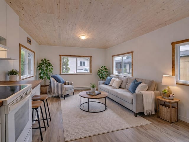 Manufactured Home for sale in Gibsons, Sunshine Coast, 28 1413 Sunshine Coast Highway, 263192427 | Realtylink.org