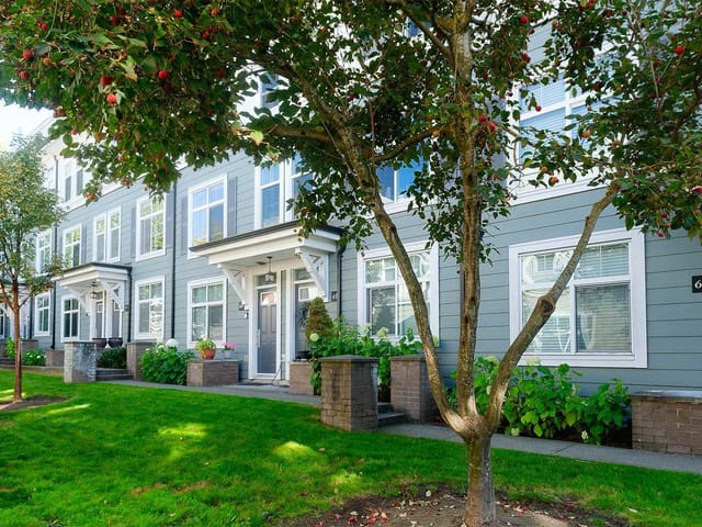 Townhouse for sale in Surrey, South Surrey White Rock, 61 15833 26 Avenue, 263192533 | Realtylink.org