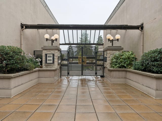 Apartment for sale in North Vancouver, North Vancouver, 602 1500 Ostler Court, 263192792 | Realtylink.org