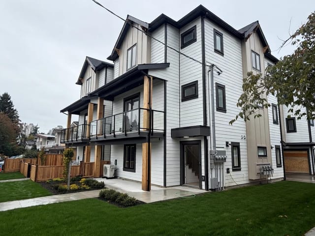 Apartment for sale in Burnaby, Burnaby South, 2 7497 Holly Street, 263192923 | Realtylink.org