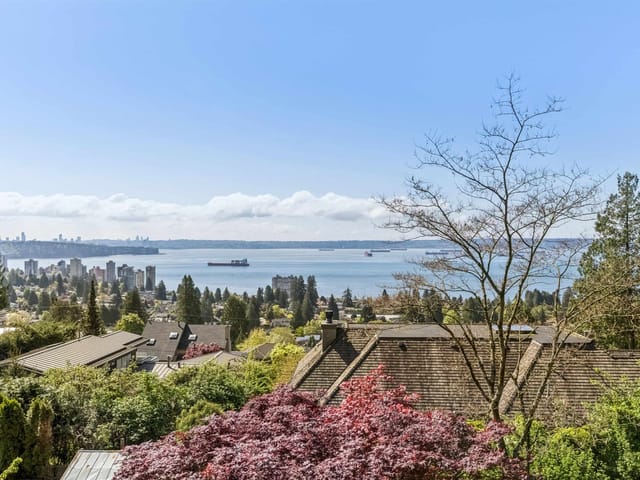 House for sale in West Vancouver, West Vancouver, 2440 Queens Avenue, 263192948 | Realtylink.org