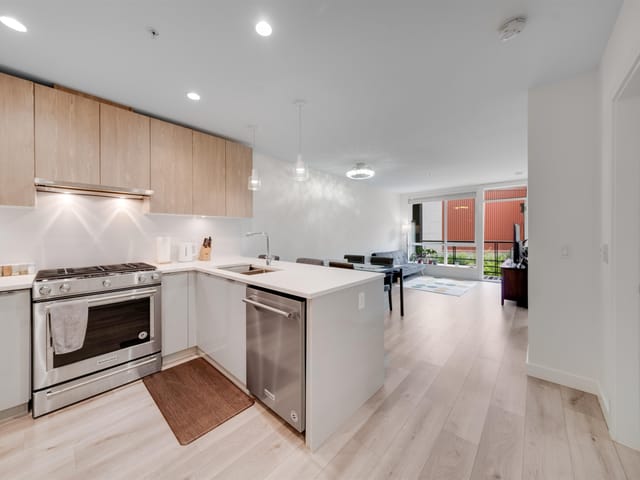 Apartment for sale in North Vancouver, North Vancouver, 207 128 E 8th Street, 263193003 | Realtylink.org