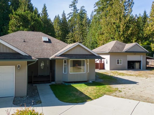 House for sale in Gibsons, Sunshine Coast, 619 Ocean View, 263193330 | Realtylink.org