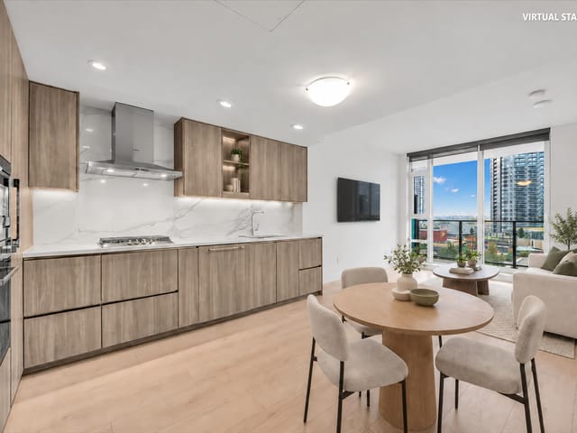 Apartment for sale in Surrey, North Surrey, 801 9887 Whalley Boulevard, 263193369 | Realtylink.org